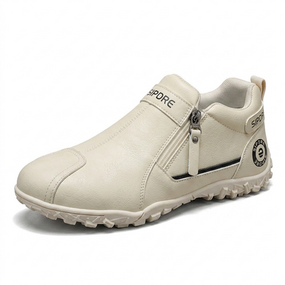 Pohodlná ortopedická obuv – s oporou klenby, ktorá zmierňuje bolesť; ľahká a tlmiaca nárazy, kožený povrch sa ľahko udržiava.